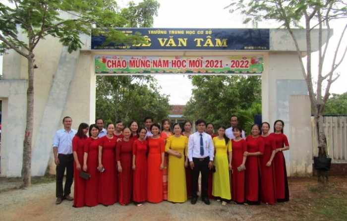 Bàn giao website Trường THCS Lê Văn Tâm, Núi Thành, Quảng Nam